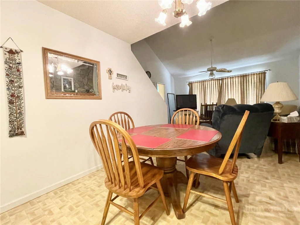 Image number 16 for the current listing