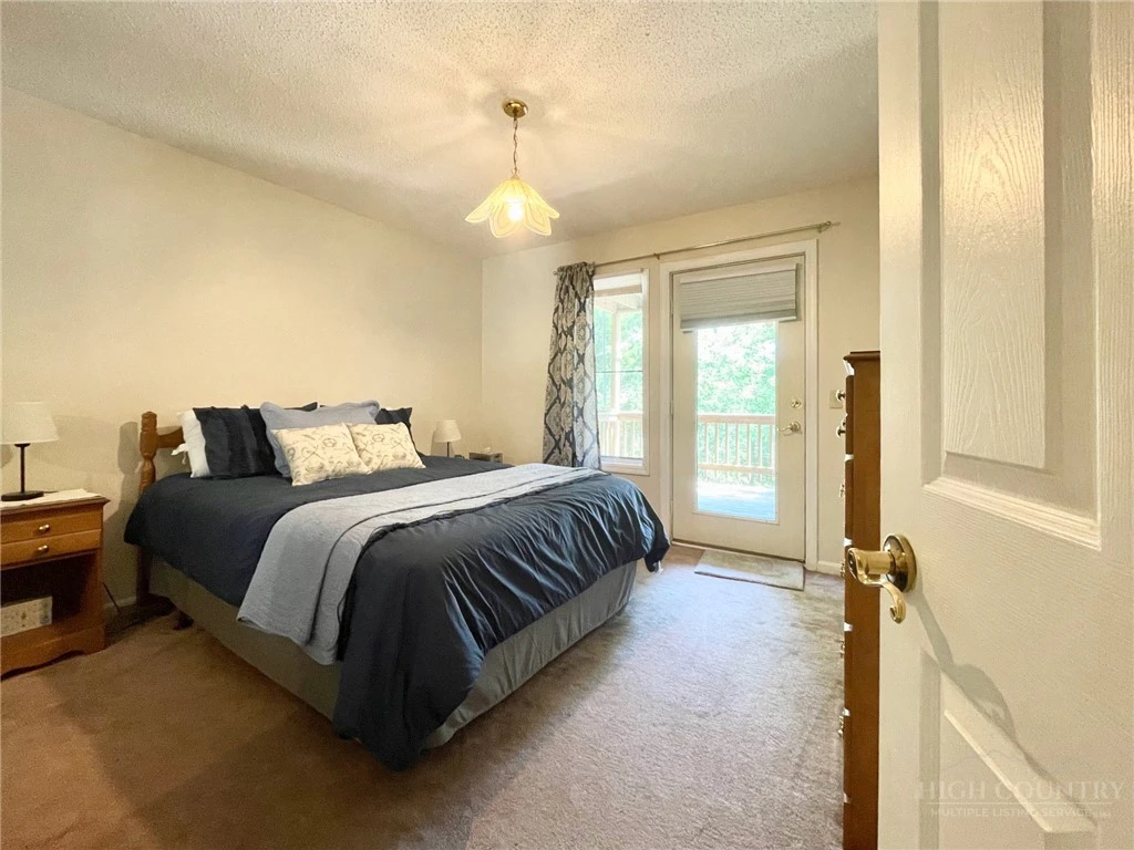 Image number 20 for the current listing