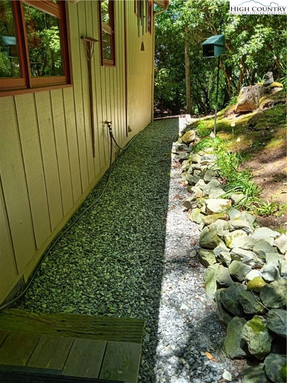 Image number 2 for the current listing