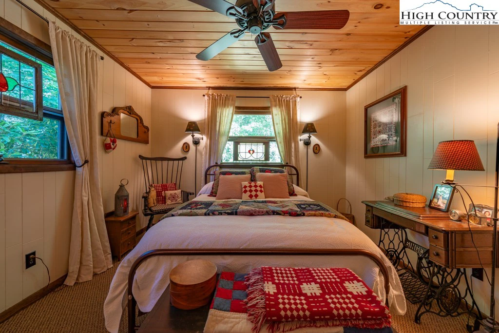 Image number 5 for the current listing