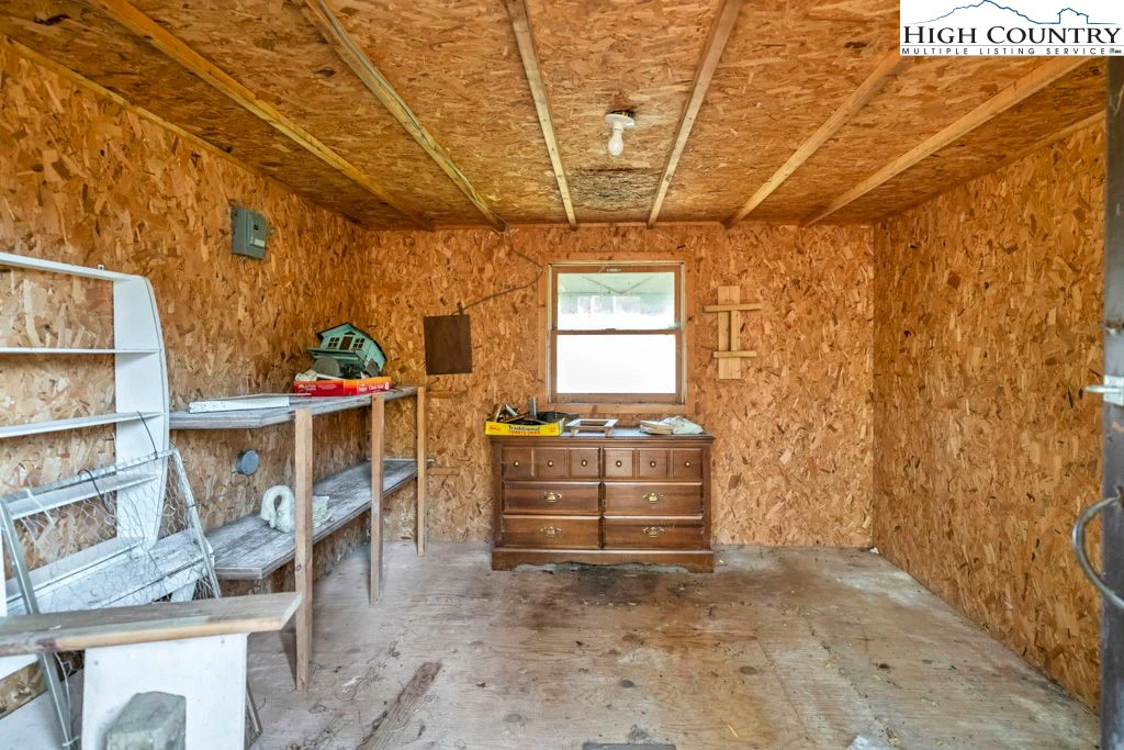 Image number 20 for the current listing