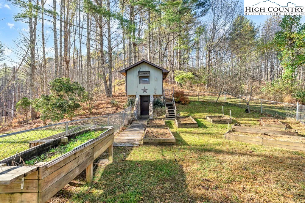 Image number 21 for the current listing