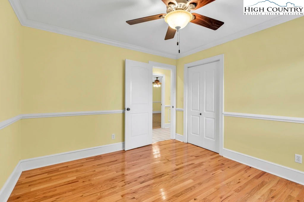 Image number 10 for the current listing