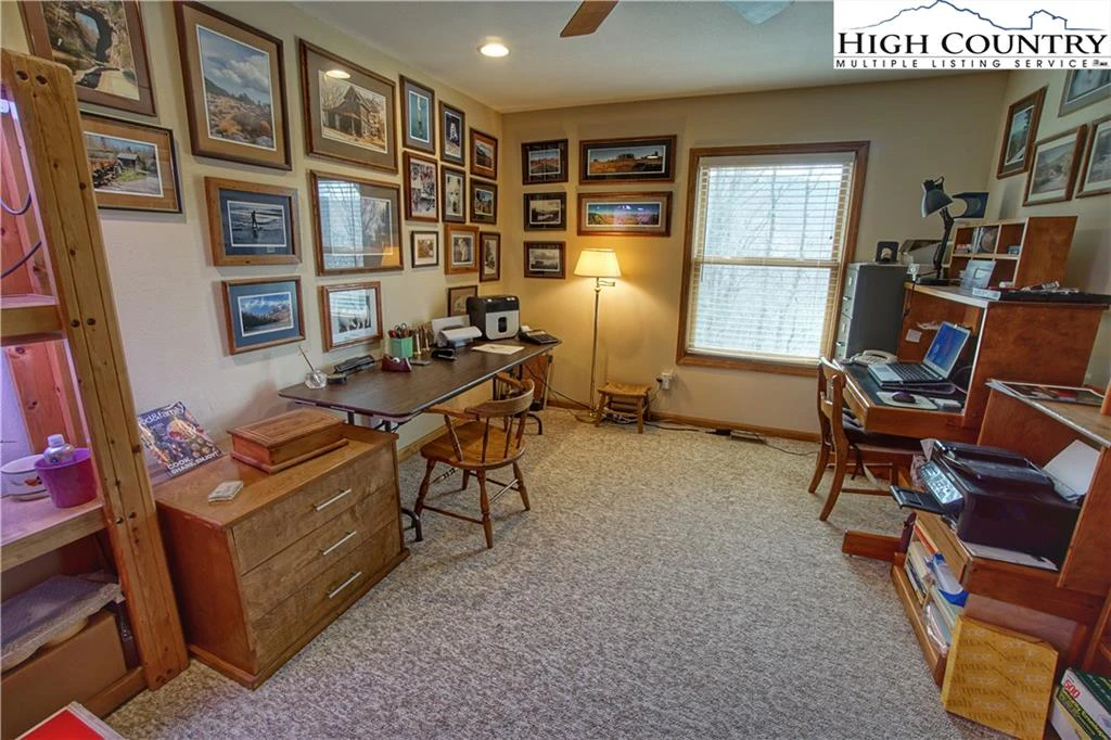 Image number 11 for the current listing