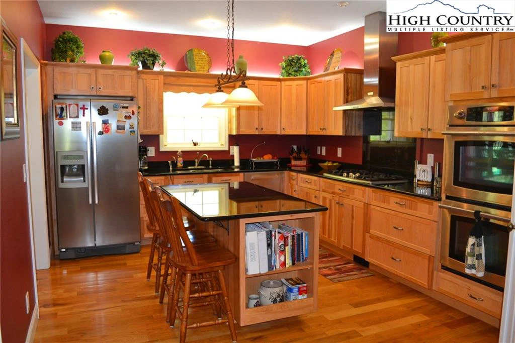 Image number 20 for the current listing