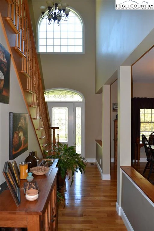 Image number 18 for the current listing
