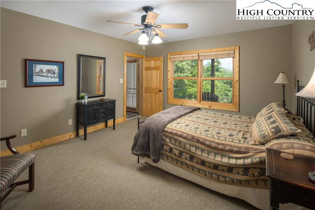 Image number 5 for the current listing