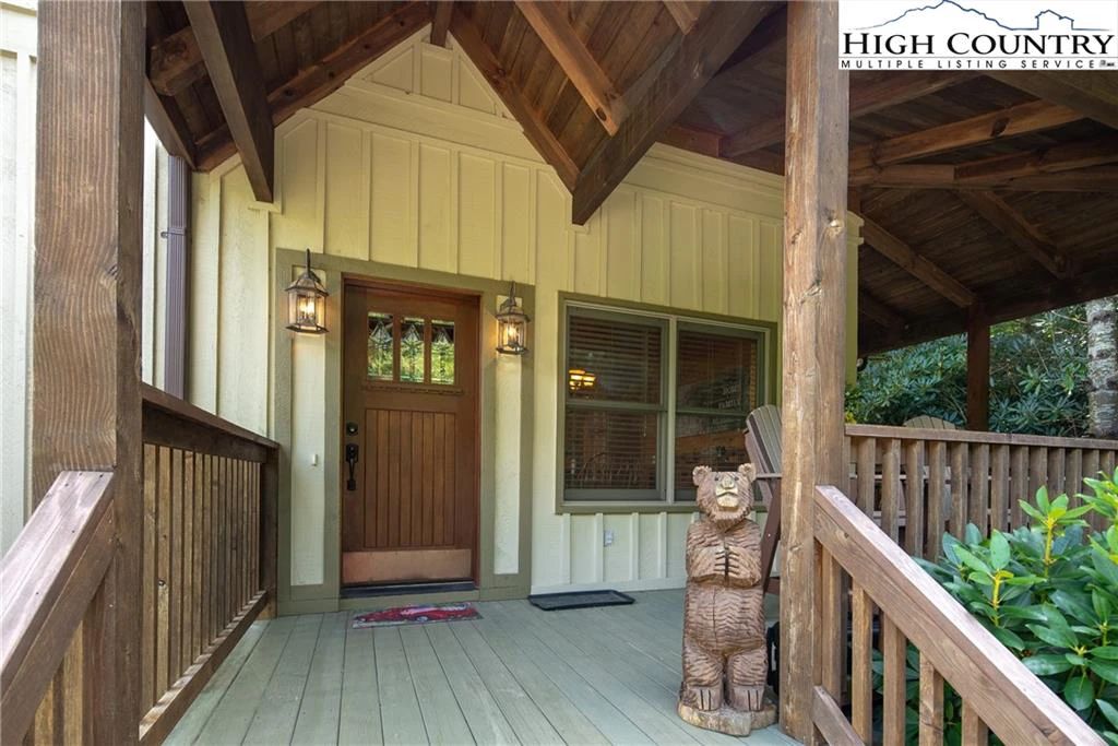 Image number 29 for the current listing