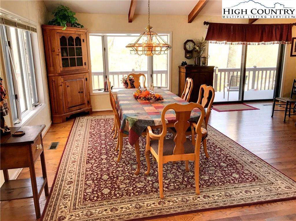 Image number 13 for the current listing