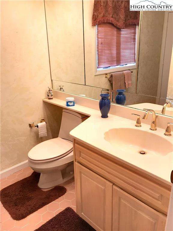 Image number 9 for the current listing