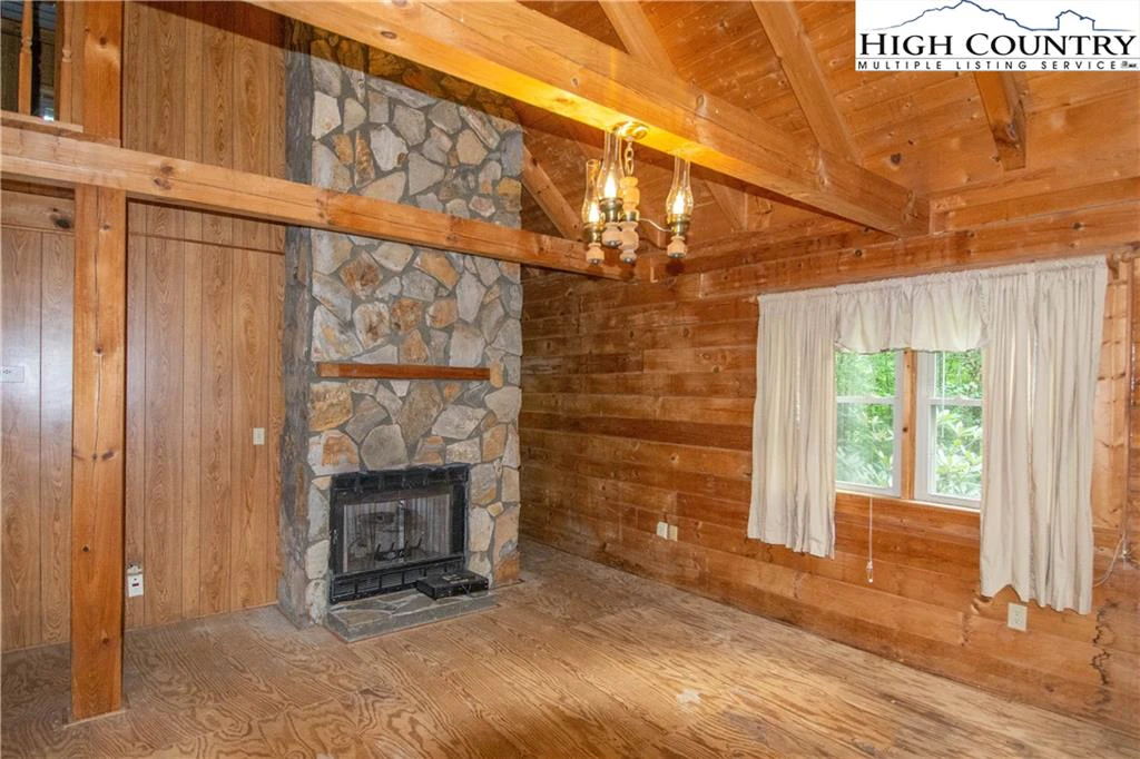 Image number 3 for the current listing