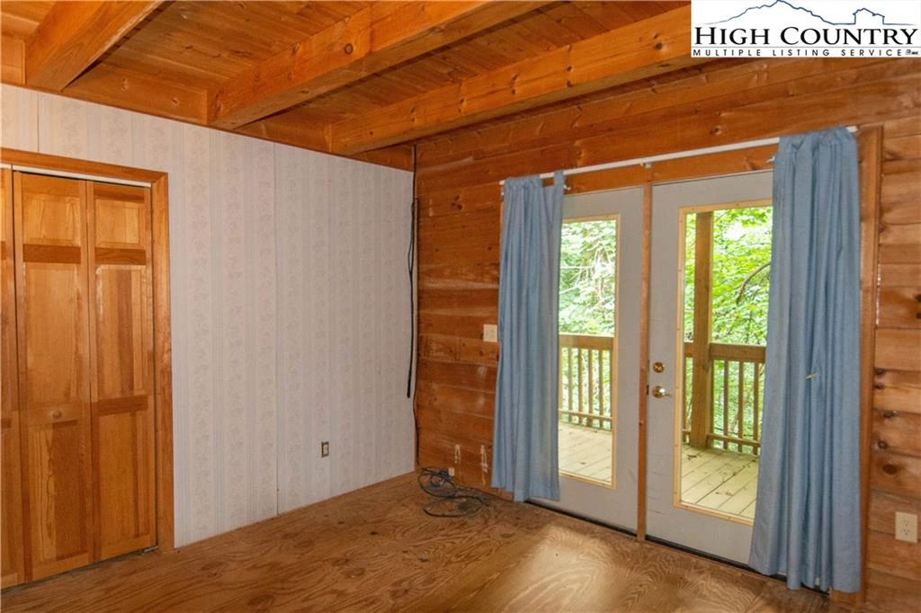 Image number 5 for the current listing
