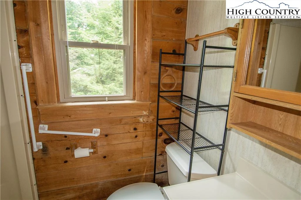 Image number 7 for the current listing