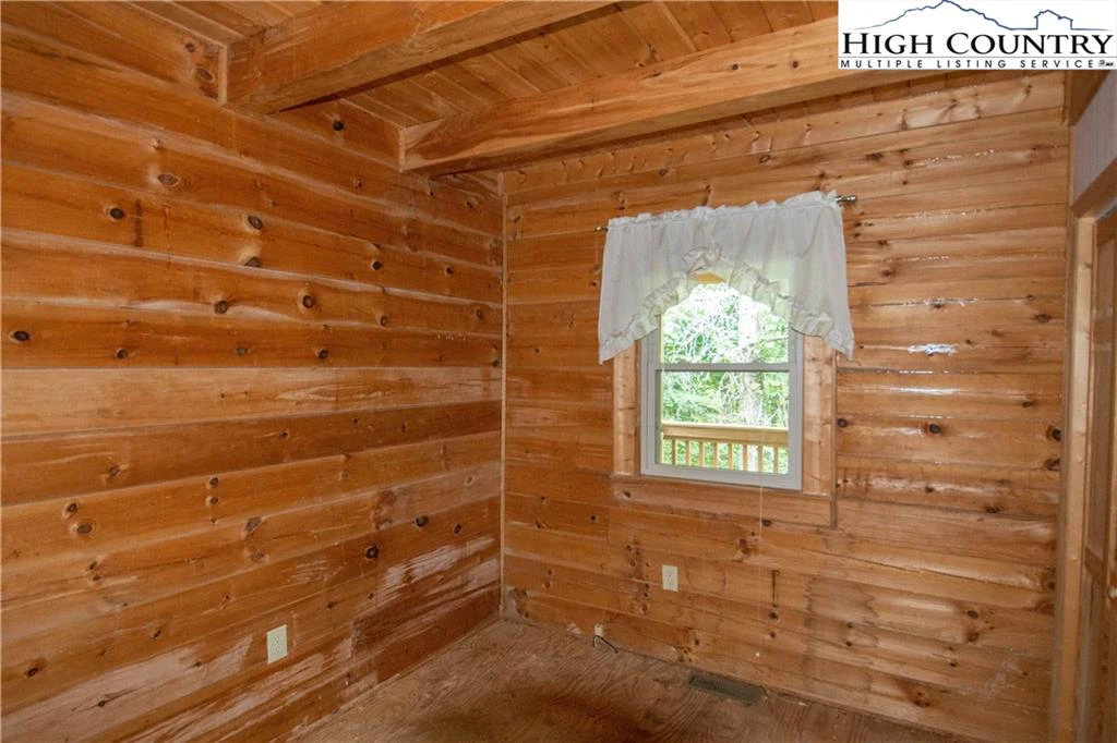 Image number 8 for the current listing