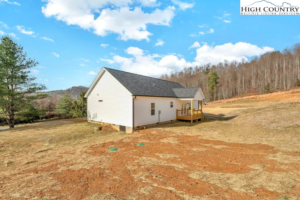 Image number 19 for the current listing