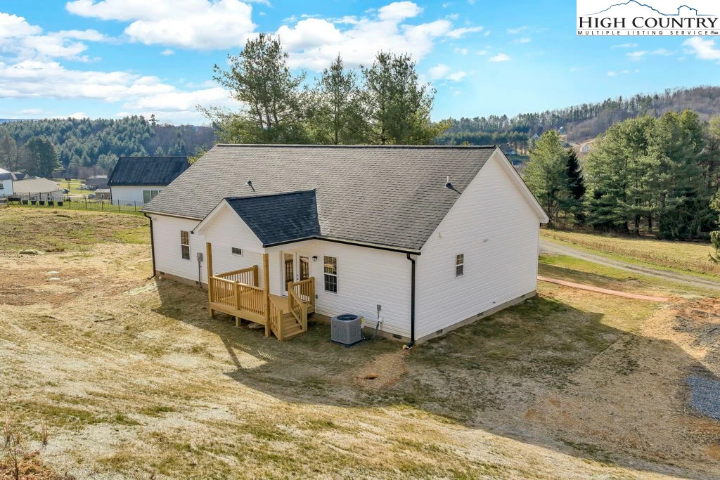 Image number 11 for the current listing