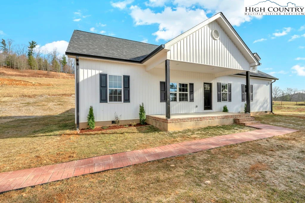 Image number 14 for the current listing
