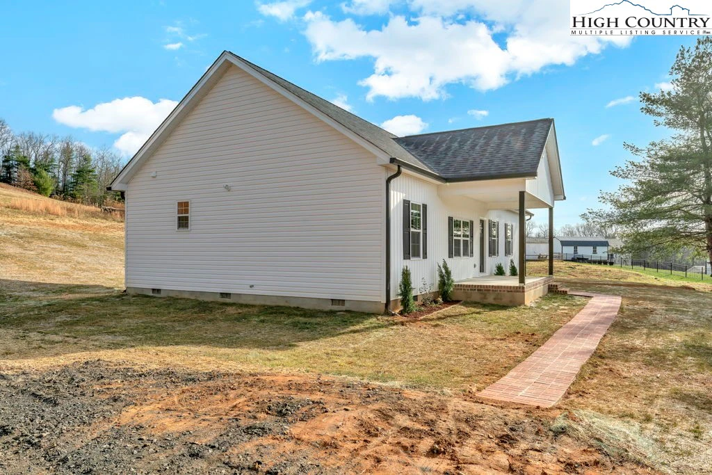 Image number 15 for the current listing