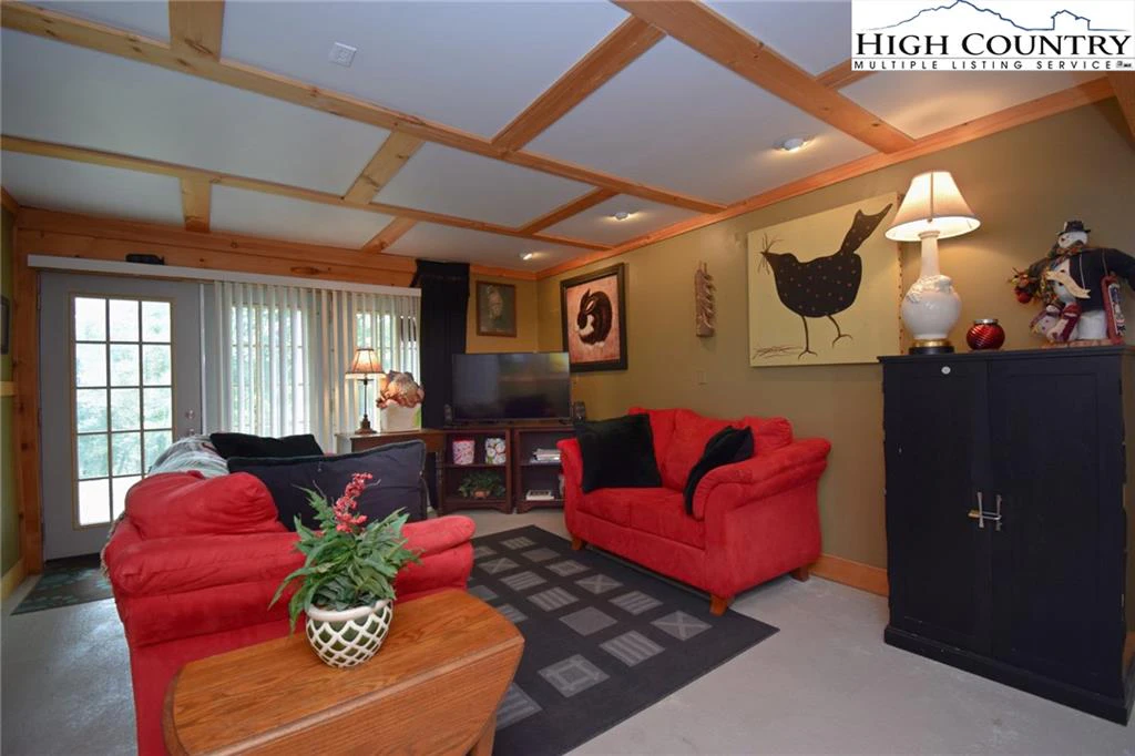 Image number 10 for the current listing
