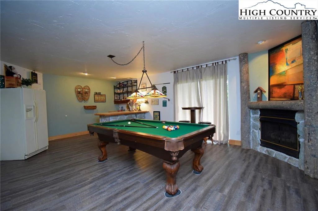 Image number 11 for the current listing