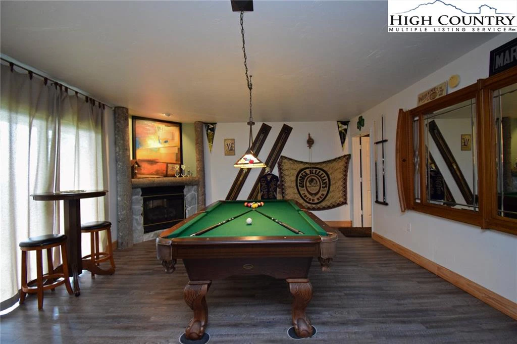 Image number 12 for the current listing