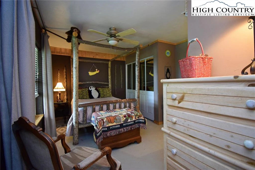 Image number 2 for the current listing