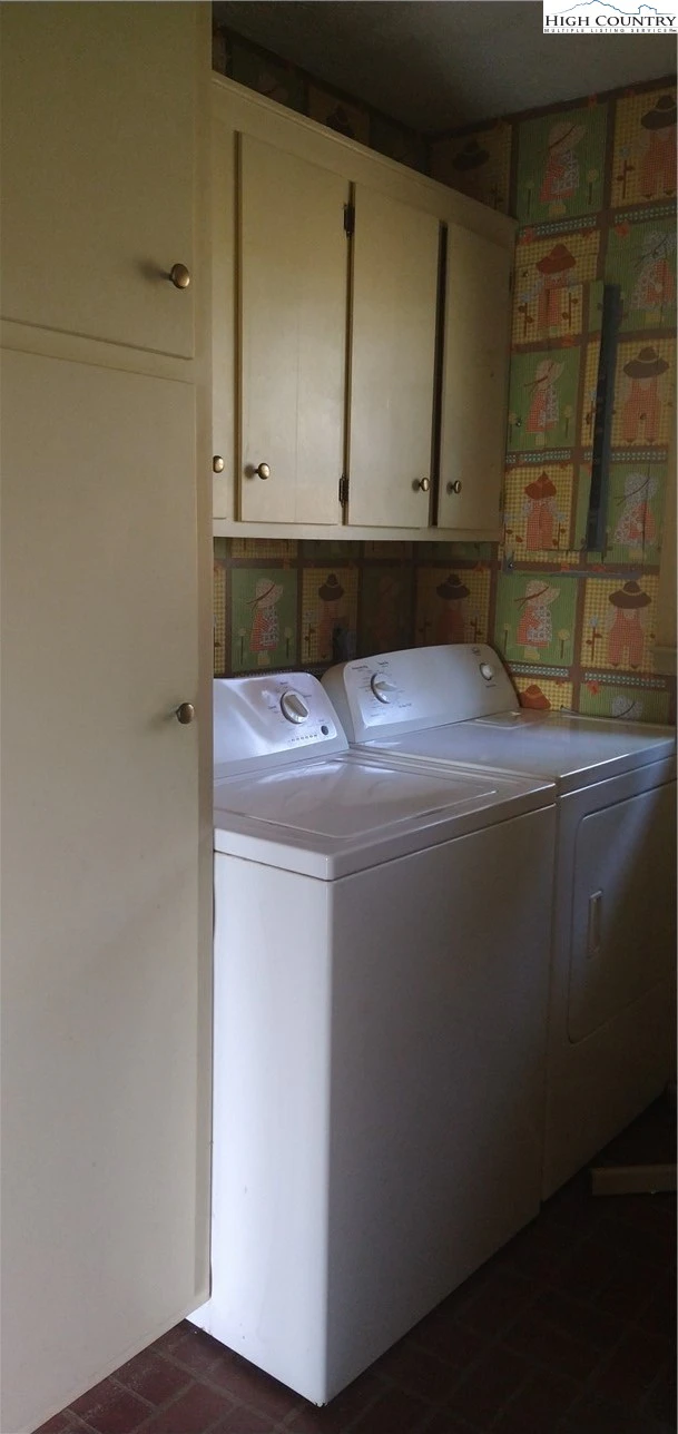 Image number 20 for the current listing