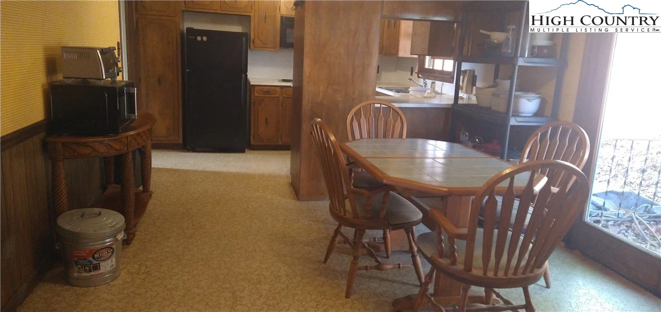 Image number 18 for the current listing
