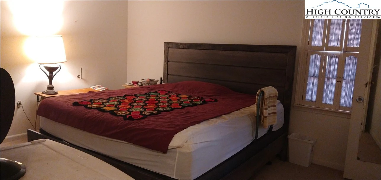 Image number 12 for the current listing