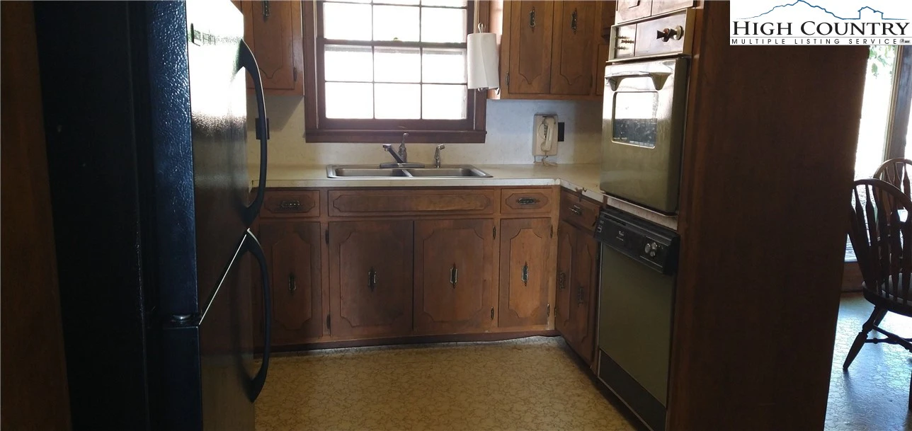 Image number 9 for the current listing