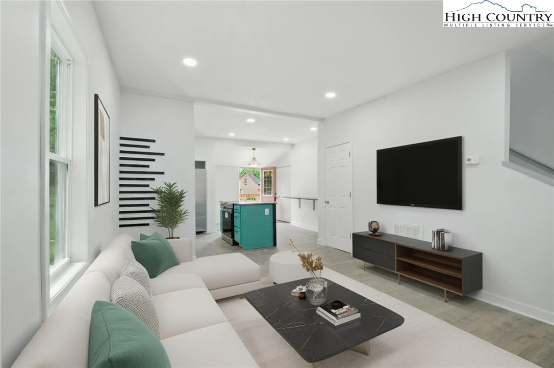 Image number 7 for the current listing