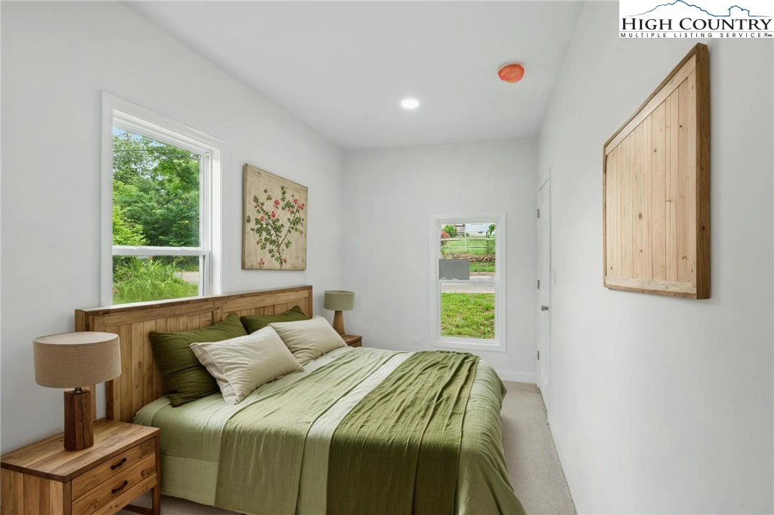 Image number 6 for the current listing