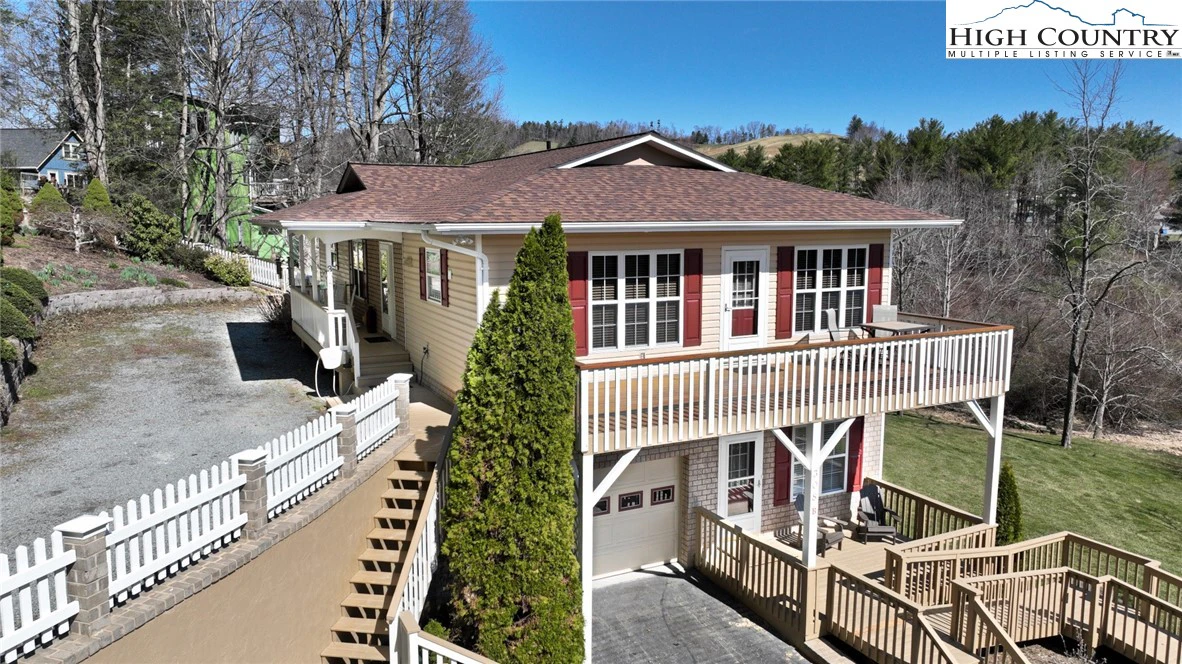 Image number 1 for the current listing