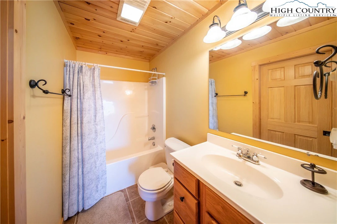 Image number 4 for the current listing