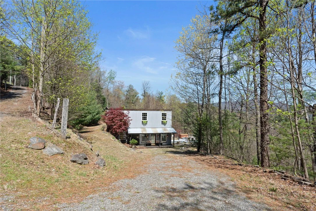 Image number 28 for the current listing