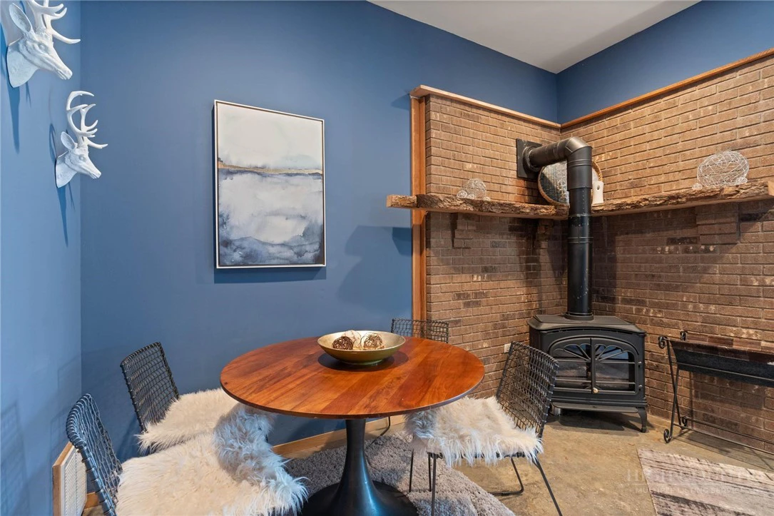 Image number 12 for the current listing