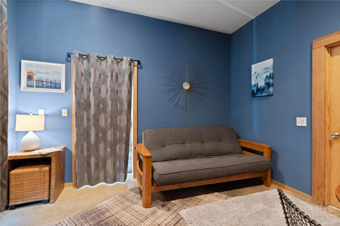 Image number 13 for the current listing
