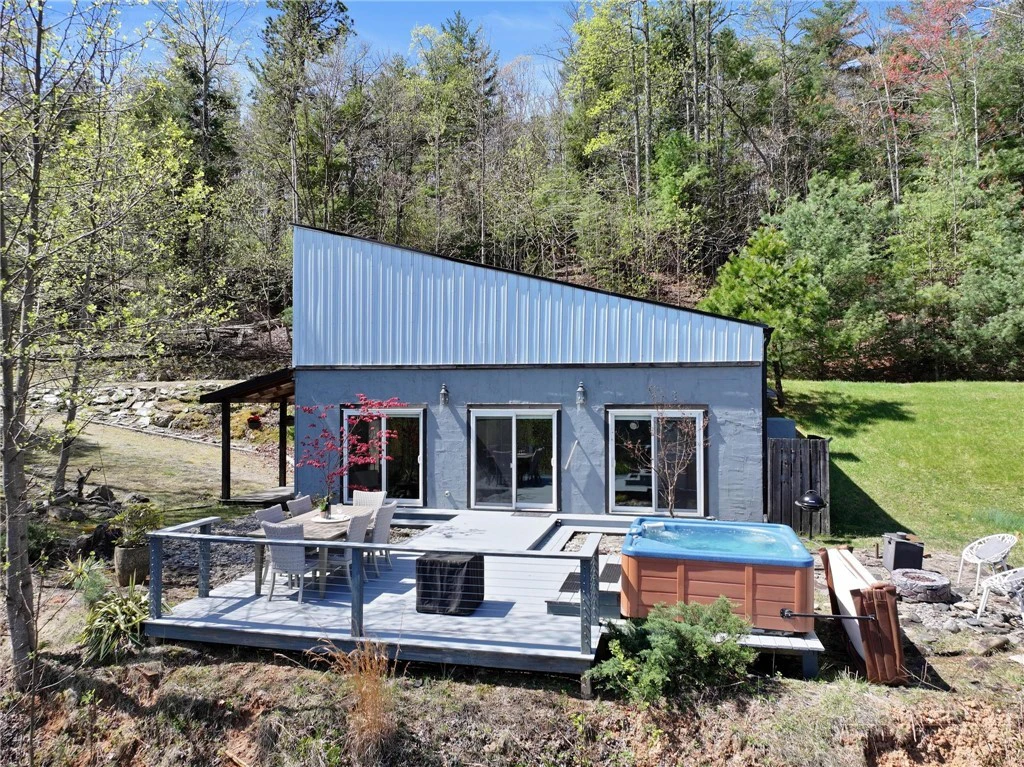 Image number 20 for the current listing