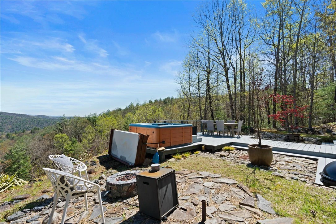 Image number 21 for the current listing