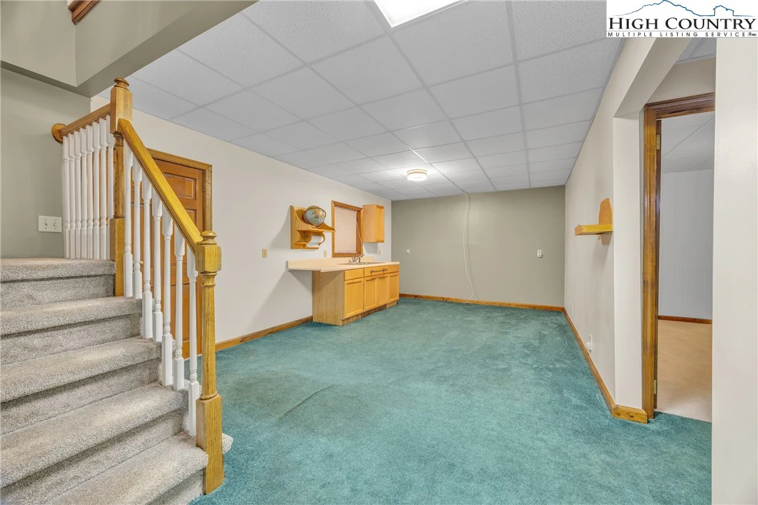 Image number 5 for the current listing