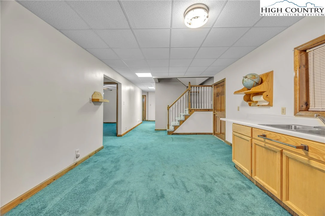 Image number 6 for the current listing