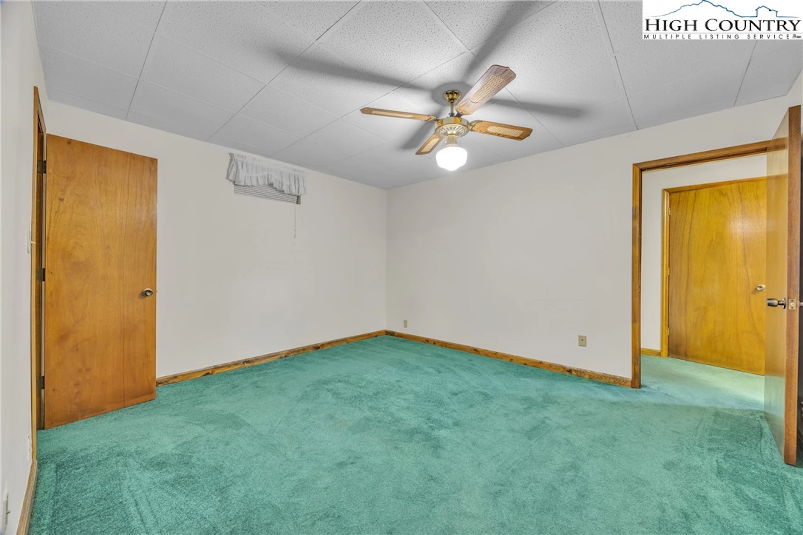 Image number 7 for the current listing