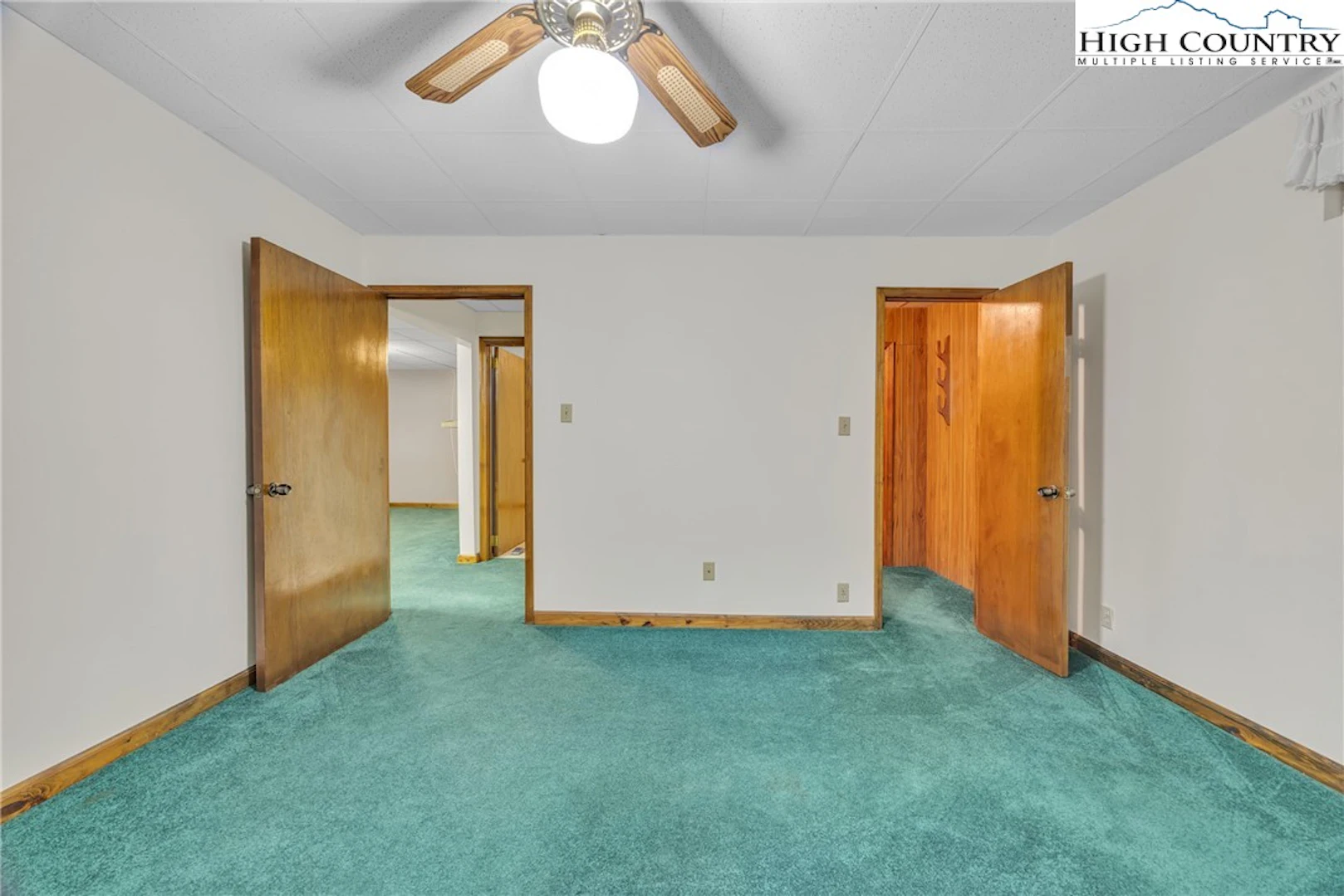 Image number 8 for the current listing
