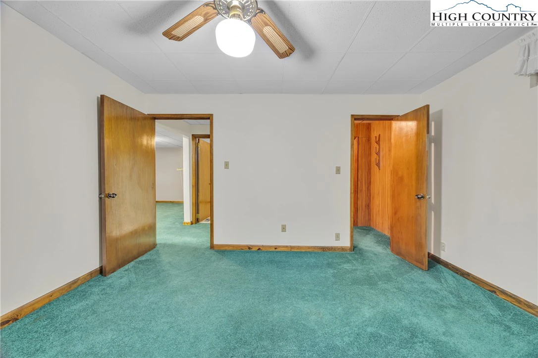 Image number 8 for the current listing