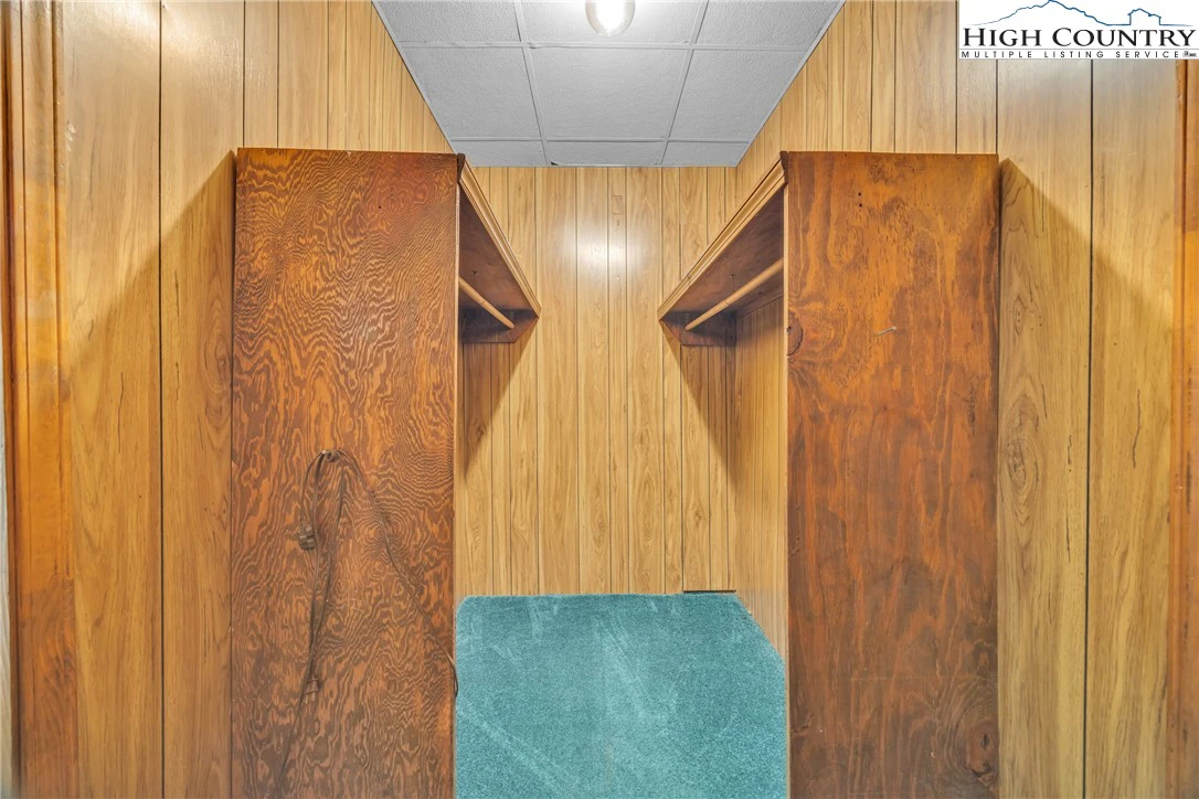 Image number 9 for the current listing