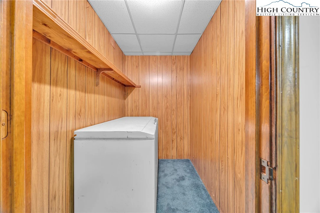 Image number 2 for the current listing