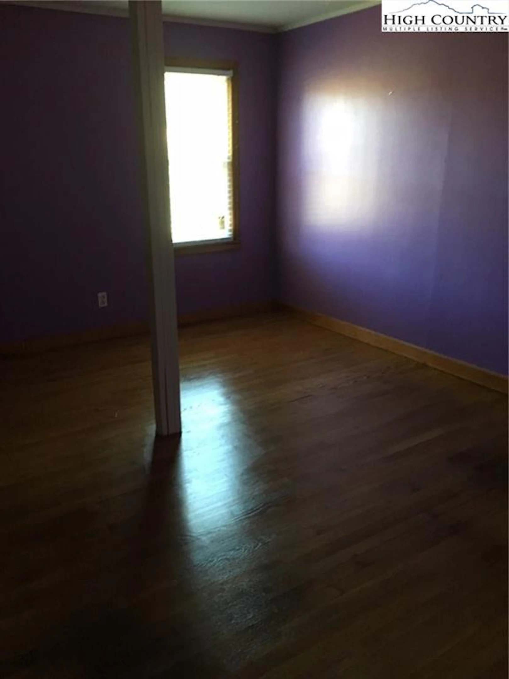 Image number 10 for the current listing