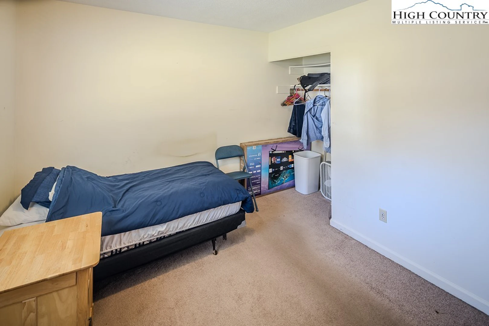 Image number 4 for the current listing