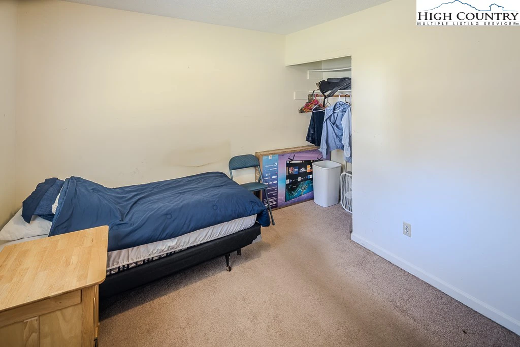 Image number 4 for the current listing