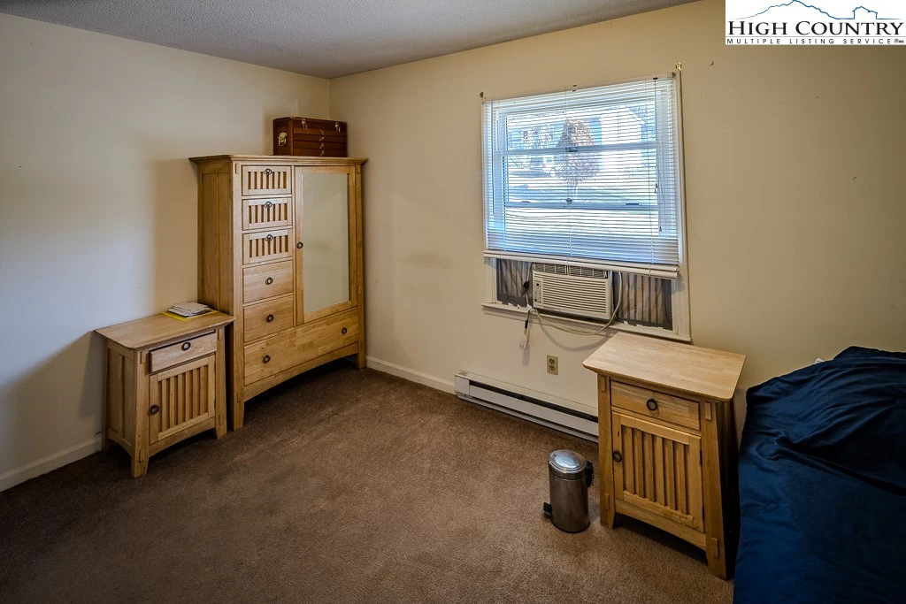 Image number 5 for the current listing